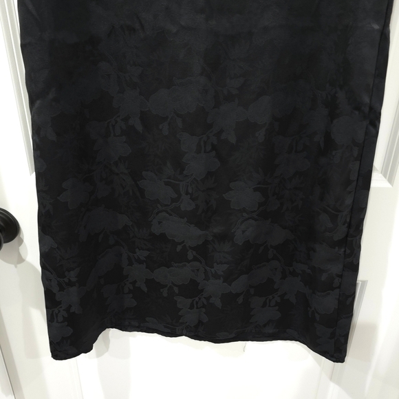 Black Asian Mulberry Silk Spandex V-Neck Short Sleeve Shift Dress, Small Medium - Picture 6 of 13